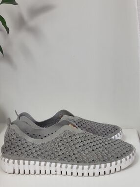 Ilse Jacobsen TULIP Slip-On Casual Shoes in Gray. Size 6